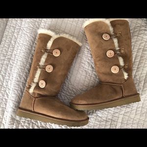 Bailey button ugg boots